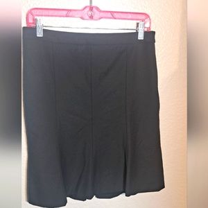 Ann Taylor LOFT Skirt || Size 6P || Black💖